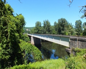 Pont sur le Lot à Larroque-Toirac (la Rivière) dans le Lot