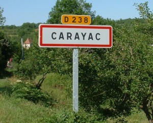 Panneau du village de Carayac dans le Lot