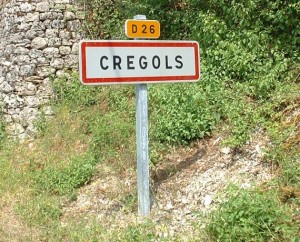 panneau du village de Crégols dans le Lot
