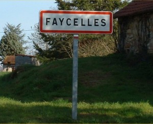 Panneau du village de Faycelles dans le Lot