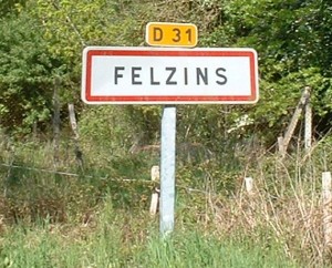 Panneau du village de Felzins dans le Lot