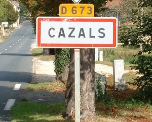 Panneau du village de Cazals dans le Lot