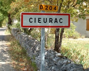 Panneau du village de Cieurac
