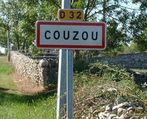 Panneau du village de Couzou dans le Lot
