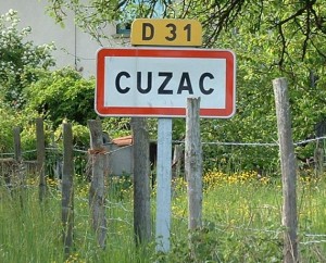 Panneau du village de Cuzac dans le Lot