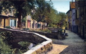 Ancien canal des 3 moulins à Figeac (Faubourg du Pin) dans le Lot