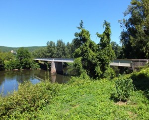 Pont de la D38 sur le Lot à Larroque-Toirac dans le Lot