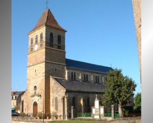 Église Notre-Dame de l'Assomption à Lacapelle-Marival (place du Fort) dans le Lot