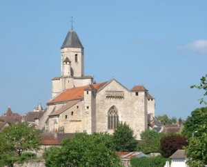 Église Saint-Maur à Martel (rue de l'église) dans le Lot