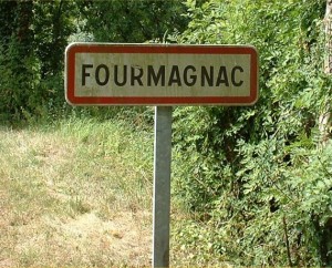 Panneau du village de Fourmagnac dans le Lot