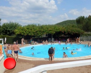 La piscine de Nuzéjouls dans le Lot