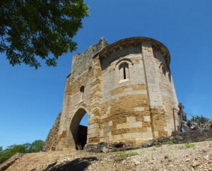 Ruines de l'église Saint-Martin à Camboulit (Bru) dans le Lot