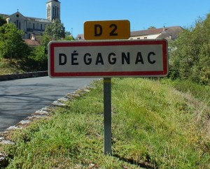 Panneau du village de Dégagnac dans le Lot