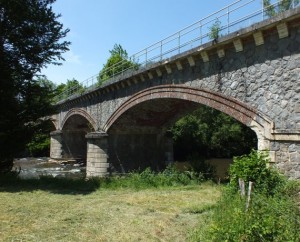 Pont SNCF sur le Célé à Saint-Jean-Mirabel dans le lot