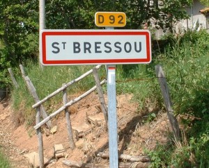Panneau du village de Saint-Bressou dans le Lot