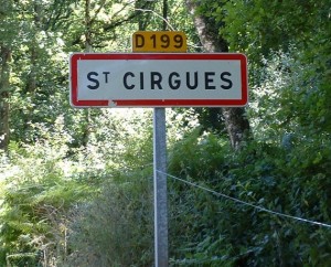 Panneau du village de Saint-Cirgues dans le Lot
