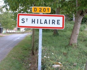 Panneau du village de Saint-Hilaire dans le Lot