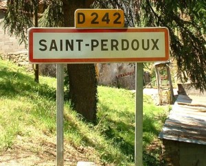 Panneau du village de Saint-Perdoux dans le Lot