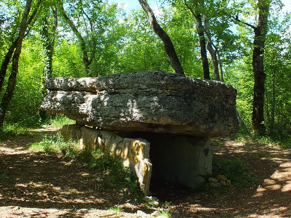 Limogne-en-Quercy. Le dolmen du Lac d’Aurié