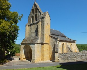 Église Saint-Pierre à Nadaillac-de-Rouge dans le Lot