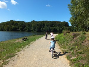 Balade à vélo autour du Lac de Tolerme à Sénaillac-Latronquière