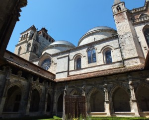 Cathédrale Saint-Étienne à Cahors dans le Lot (Place Chapou)