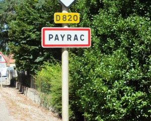 Panneau du village de Payrac dans le Lot