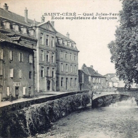 Le Quai Jules Ferry à Saint-Céré dans le Lot