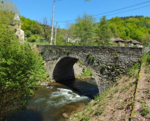 Pont sur le Tolerme à Latouille-Lentillac (La Plaine)