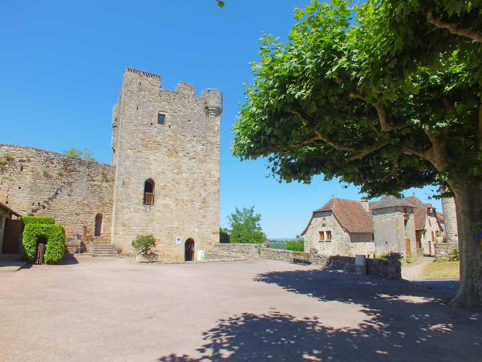 Capdenac-le-Haut. Le donjon ou la tour de Modon