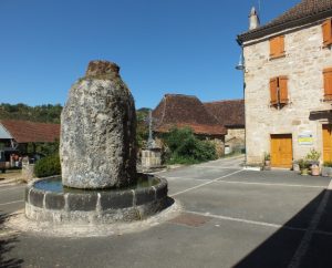 Circuits randonnée pédestre - Fons - Village et coteaux du Limargue - 14km (la fontaine du Griffoul à Fourmagnac)