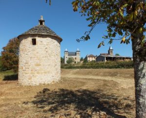 Joli pigeonnier à Fourmagnac (bourg) dans le Lot