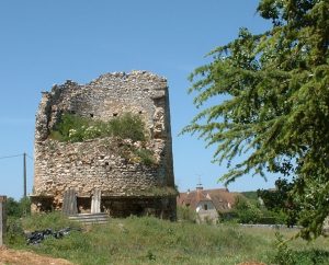 Garde-Pile - Le Bastit - Ruine d'une tour dimière -