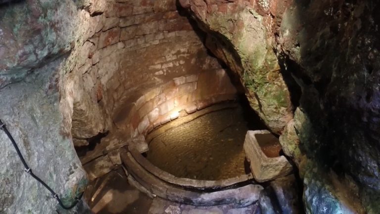 La Fontaine Romaine dite des Anglais (Capdenac-le-Haut)