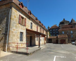 Demeures & manoirs - Lacapelle-Marival - Presbytère & Bureau de Poste (Rue du Château) -