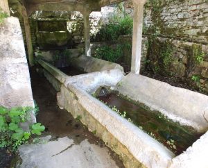 Lavoirs - Faycelles - Le lavoir de la Fontaine des Carbes -