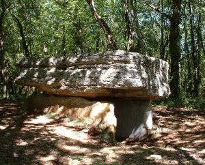 Dolmens & menhirs - Limogne en Quercy - Dolmen de Pech-Lapeyre (ou du Lac d'Aurié) -