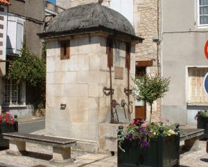 Fontaines & Puits - Souillac - Puits fontaine (Place du puits) -