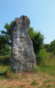 LOT'refois - Photo 2013 - Livernon - Menhir de Bélinac