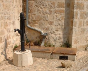 Fontaines & Puits - Beaumat (Cœur de Causse) - La fontaine de l'église (bourg) -