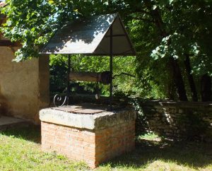 Fontaines & Puits - Blars - Le puits de la mairie (bourg) -
