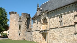 Châteaux & Fortifications - Assier - Château (bourg) - -