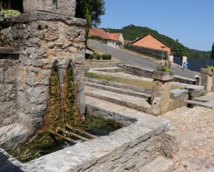 Fontaines & Puits - Nuzéjouls - La fontaine de l'Hermitage -