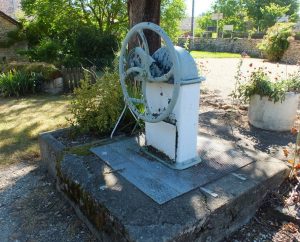 Fontaines & Puits - Le Boulvé (Porte-du-Quercy) - Puits (bourg) -